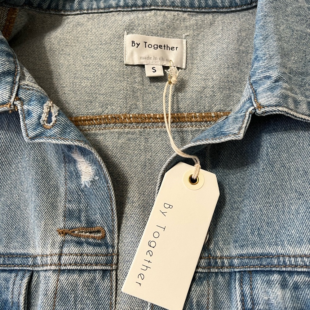 (NWT) Light Denim Distressed Jean Button Up Jacket - Picture 6 of 10